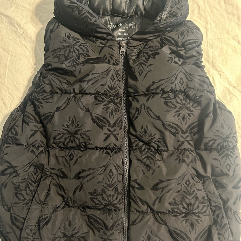 Calvin Klein Black Floral Puffer Vest M